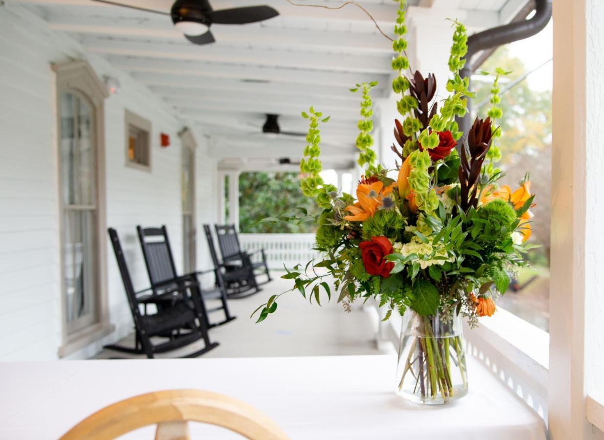 The Colonial Inn Hillsborough Εξωτερικό φωτογραφία